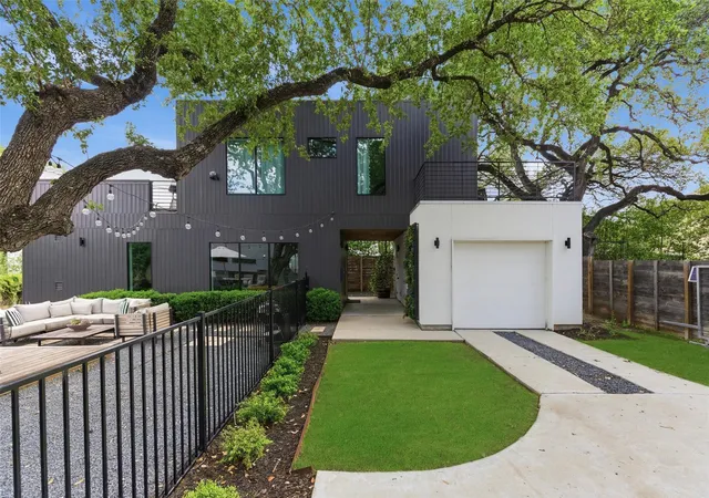 Photo 2 of Sale Pending at 1605 Chelsea Ln #2, Austin, TX 78704 | MLS# 5941040 | Listing updated on 2026-10-27