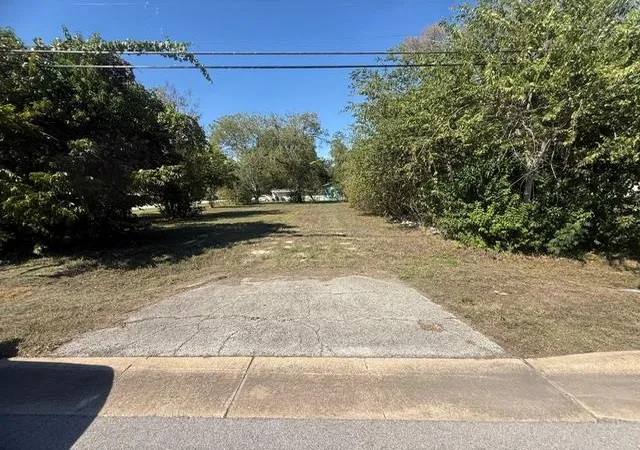 Photo 2 of Land for sale at 402 E Liberty Ave, Round Rock, TX 78664 | MLS# 2544472 | Listing updated on 2026-10-16