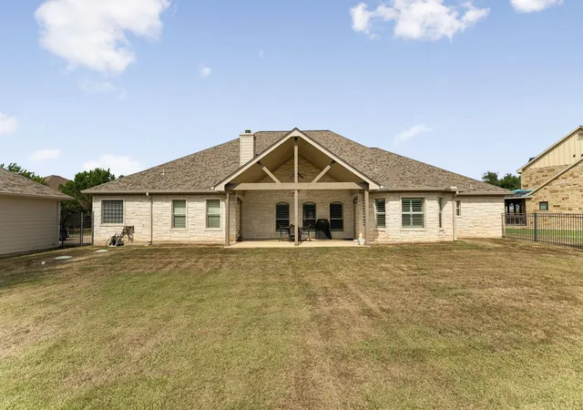 Photo 4 of Single family home for sale at 120 Davis Ln, Georgetown, TX 78633 | MLS# 5634771 | Listing updated on 2026-10-30