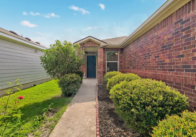 Photo 3 of Single family home for sale at 11313 Barns Trl, Austin, TX 78754 | MLS# 5216533 | Listing updated on 2026-10-23