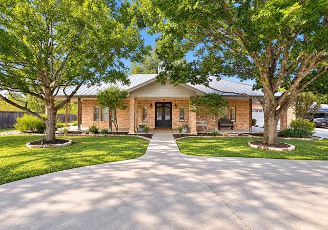 Photo 2 of Single family home for sale at 882 Cottonseed Run, Martindale, TX 78655 | MLS# 3123507 | Listing updated on 2026-10-14