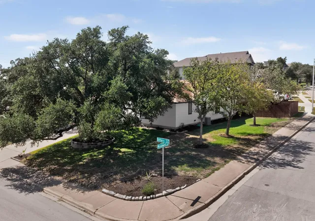 Photo 3 of Single family home for sale at 11816 Bittern Holw, Austin, TX 78758 | MLS# 7421939 | Listing updated on 2026-10-29