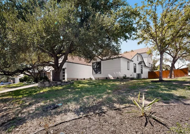 Photo 4 of Single family home for sale at 11816 Bittern Holw, Austin, TX 78758 | MLS# 7421939 | Listing updated on 2026-10-29