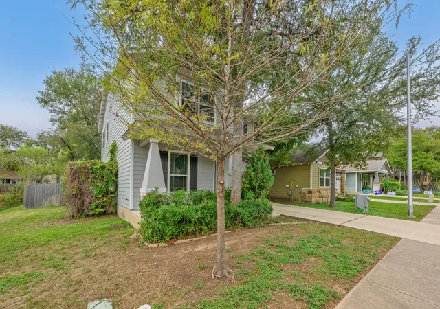 Photo 2 of Single family home for sale at 2501 Amur Dr, Austin, TX 78745 | MLS# 6399056 | Listing updated on 2026-10-28