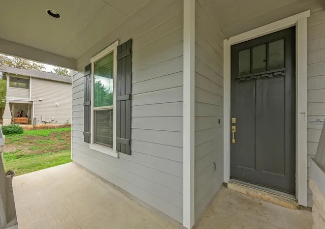 Photo 3 of Single family home for sale at 2501 Amur Dr, Austin, TX 78745 | MLS# 6399056 | Listing updated on 2026-10-28