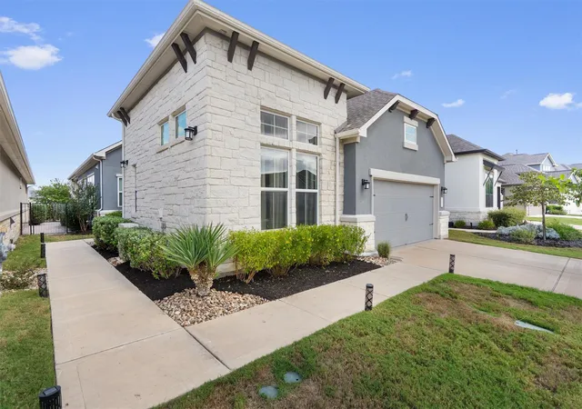 Photo 3 of Single family home for sale at 793 Faith Dr, Liberty Hill, TX 78642 | MLS# 4862324 | Listing updated on 2026-10-15