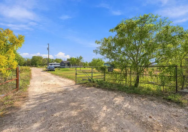 Photo 2 of Single family home for sale at 3134 Homannville Trl, Lockhart, TX 78644 | MLS# 9856624 | Listing updated on 2026-10-14