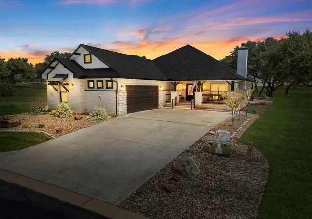 Photo 1 of Single family home for sale at 205 River Park Dr, Kingsland, TX 78639 | MLS# 1394937 | Listing updated on 2026-10-15