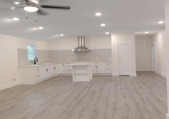 Photo 2 of Single family home for sale at 928 E Cameron Ave, Rockdale, TX 76567 | MLS# 7964358 | Listing updated on 2026-10-30