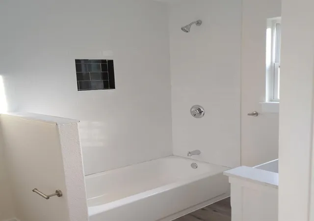 Photo 3 of Single family home for sale at 928 E Cameron Ave, Rockdale, TX 76567 | MLS# 7964358 | Listing updated on 2026-10-30