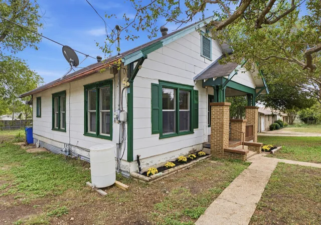 Photo 1 of Single family home for sale at 508 Sloan St, Taylor, TX 76574 | MLS# 8090937 | Listing updated on 2026-10-21