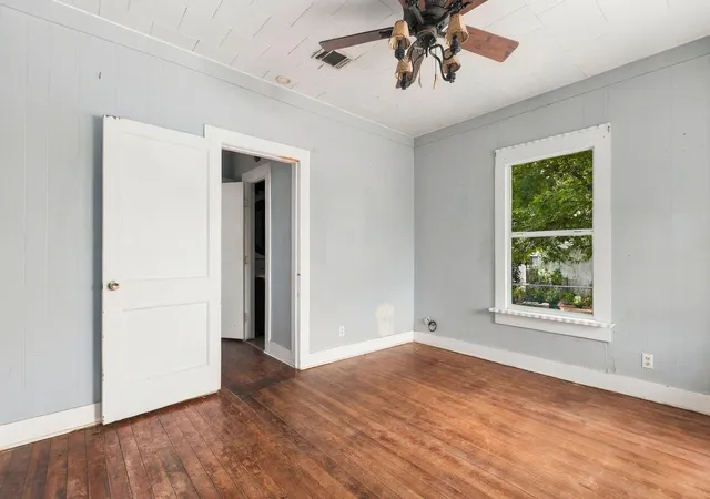 Photo 3 of Single family home for sale at 508 Sloan St, Taylor, TX 76574 | MLS# 8090937 | Listing updated on 2026-10-21