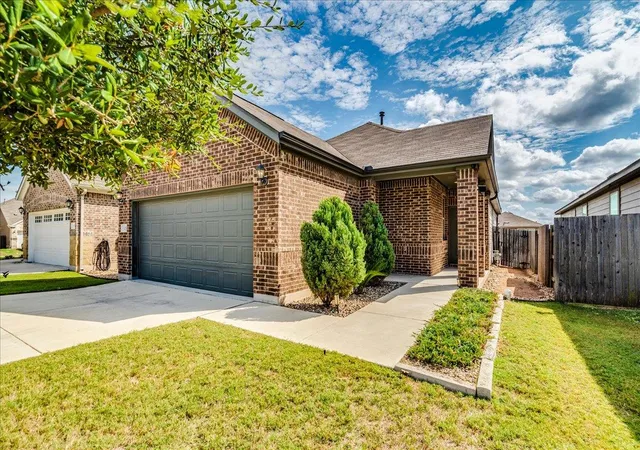 Photo 1 of Single family home for sale at 125 Boxwood Dr, Buda, TX 78610 | MLS# 6302229 | Listing updated on 2026-10-30