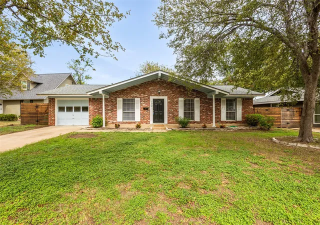 Single family home for sale at 2008 Vallejo St, Austin, TX 78757 | MLS# 9585753
