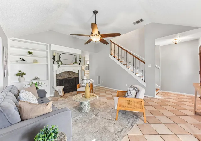 Photo 4 of Single family home for sale at 13200 Fieldgate Dr, Austin, TX 78753 | MLS# 2179960 | Listing updated on 2026-10-20