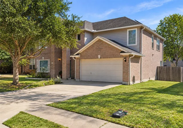 Single family home for sale at 807 Yellowstone Dr, Taylor, TX 76574 | MLS# 5195425 | Listing updated on 2026-10-23
