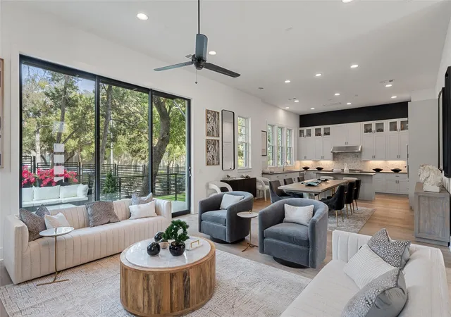 Listing Photo 5 - Condo for sale in building located at 1719 Spyglass Dr, Austin, TX 78746 - Unit #1