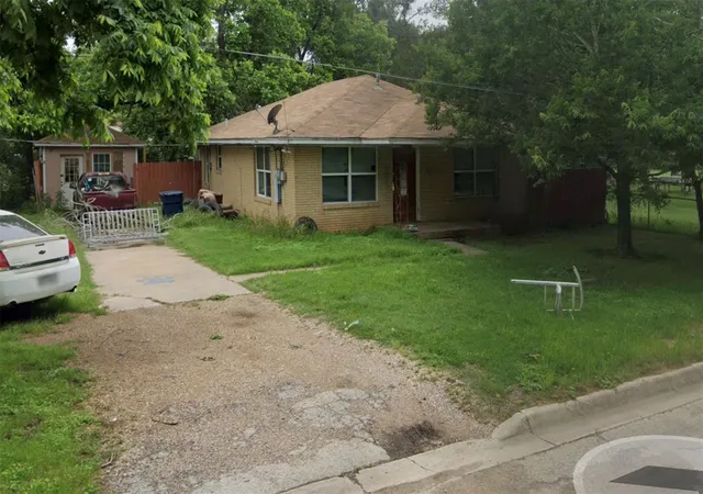 Photo 1 of Single family home for sale at 617 Green St, Rockdale, TX 76567 | MLS# 5811479 | Listing updated on 2026-10-15