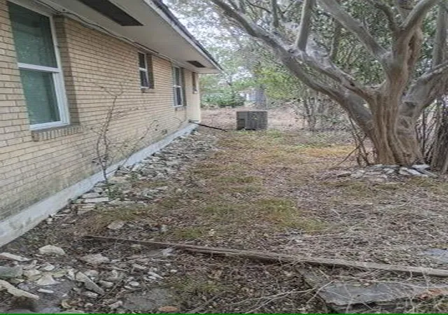 Photo 2 of Single family home for sale at 617 Green St, Rockdale, TX 76567 | MLS# 5811479 | Listing updated on 2026-10-15