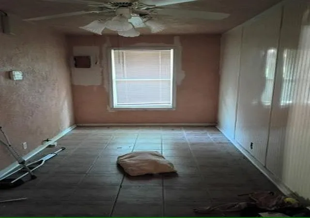 Photo 3 of Single family home for sale at 617 Green St, Rockdale, TX 76567 | MLS# 5811479 | Listing updated on 2026-10-15