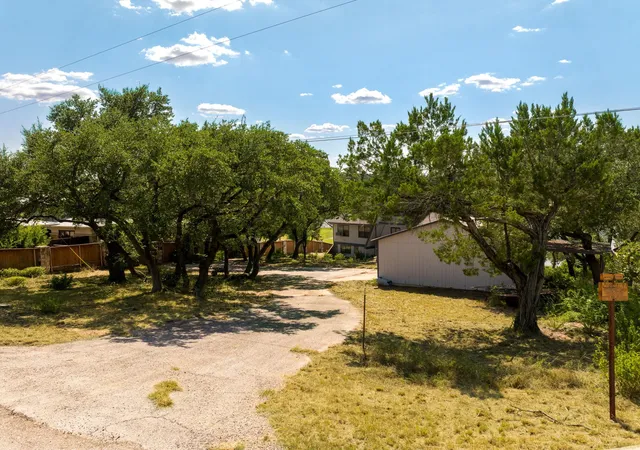 Photo 1 of Single family home for sale at 19625 Lakehurst Loop, Spicewood, TX 78669 | MLS# 1262947 | Listing updated on 2026-10-15