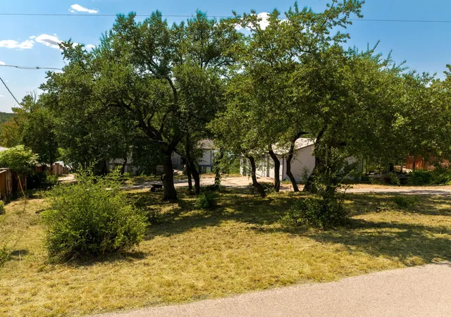 Photo 2 of Single family home for sale at 19625 Lakehurst Loop, Spicewood, TX 78669 | MLS# 1262947 | Listing updated on 2026-10-15