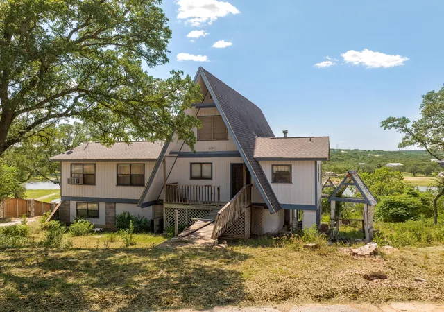 Photo 4 of Single family home for sale at 19625 Lakehurst Loop, Spicewood, TX 78669 | MLS# 1262947 | Listing updated on 2026-10-15