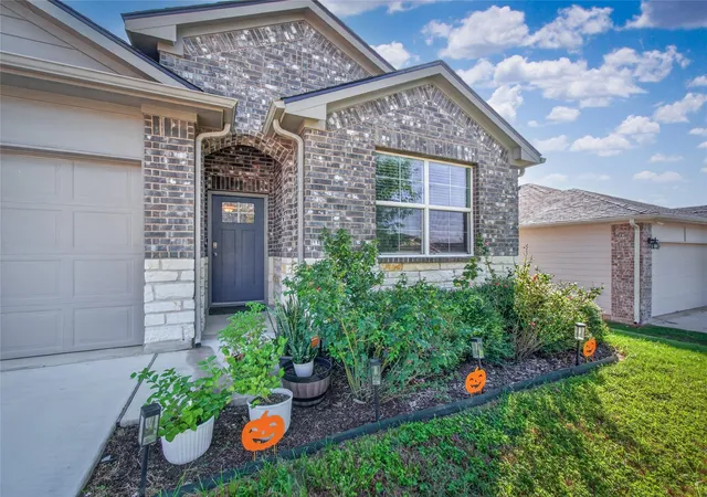 Photo 1 of Single family home for sale at 125 Fair Anne Dr, Georgetown, TX 78626 | MLS# 8294065 | Listing updated on 2026-10-22