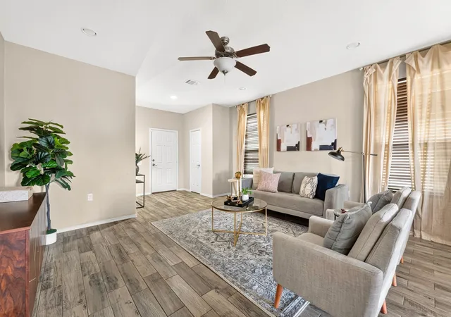 Photo 3 of Single family home for sale at 6916 Sunderland Trl, Austin, TX 78747 | MLS# 8400528 | Listing updated on 2026-10-26