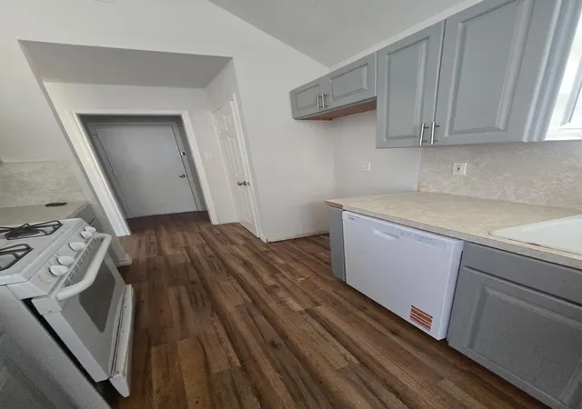 Photo 4 of Single family home for sale at 1019 San Jacinto St, Lockhart, TX 78644 | MLS# 1628428 | Listing updated on 2026-10-17