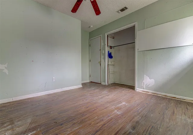 Photo 3 of Single family home for sale at 6006 Palm Cir, Austin, TX 78741 | MLS# 8167003 | Listing updated on 2026-10-15
