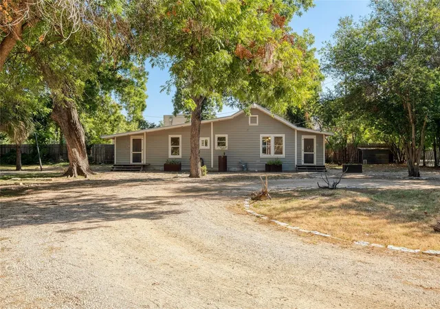 Single family home for sale at 712 Nowotny Ln, Austin, TX 78702 | MLS# 6332412