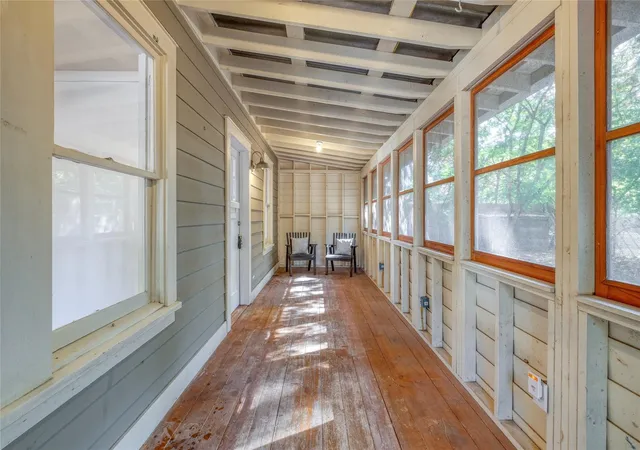 Photo 4 of Single family home for sale at 712 Nowotny Ln, Austin, TX 78702 | MLS# 6332412 | Listing updated on 2026-10-30