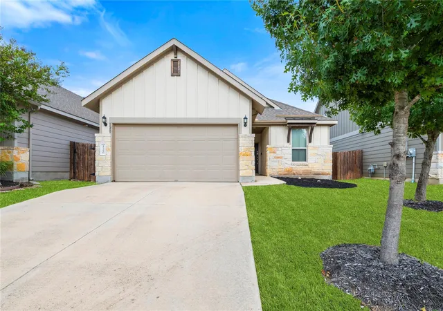 Photo 2 of Single family home for sale at 120 Cascata Way, Liberty Hill, TX 78642 | MLS# 1145123 | Listing updated on 2026-10-23
