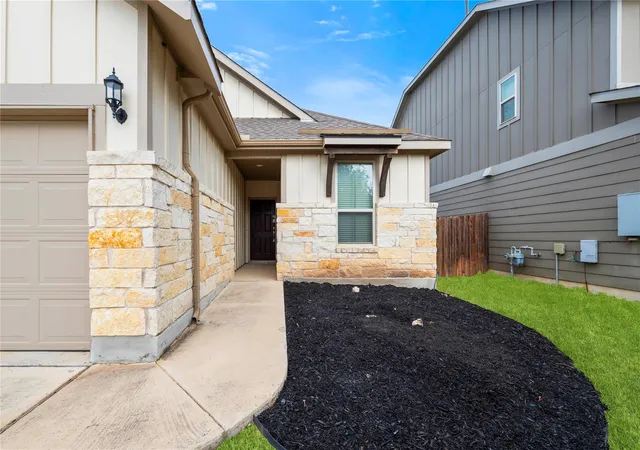 Photo 3 of Single family home for sale at 120 Cascata Way, Liberty Hill, TX 78642 | MLS# 1145123 | Listing updated on 2026-10-23