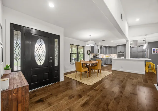 Photo 3 of Sale Pending at 10001 Cerro Alto Cv, Austin, TX 78733 | MLS# 5853968 | Listing updated on 2026-10-28