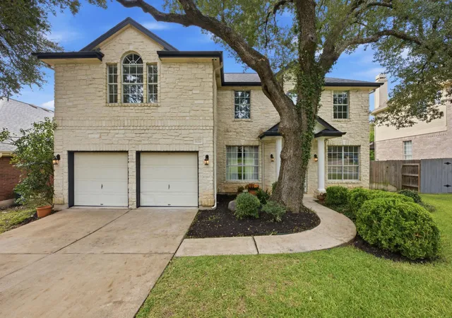 Single family home for sale at 11220 S Bay Ln, Austin, TX 78739 | MLS# 3840334