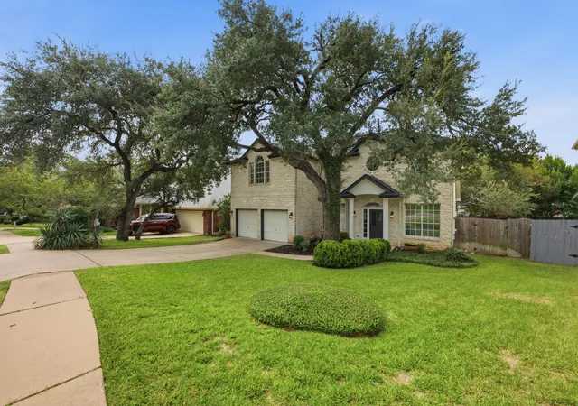 Photo 3 of Single family home for sale at 11220 S Bay Ln, Austin, TX 78739 | MLS# 3840334 | Listing updated on 2026-10-29