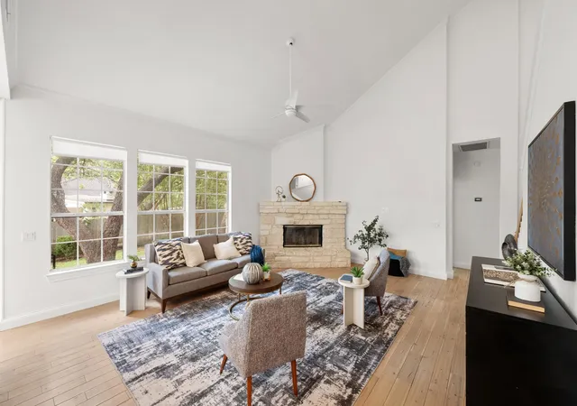Photo 4 of Single family home for sale at 11220 S Bay Ln, Austin, TX 78739 | MLS# 3840334 | Listing updated on 2026-10-29
