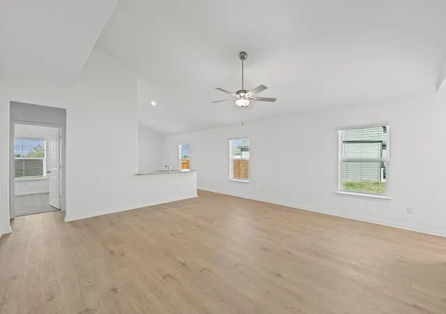 Photo 3 of Single family home for sale at 309 W Luna Blue Ln, Jarrell, TX 76537 | MLS# 8025179 | Listing updated on 2026-10-24