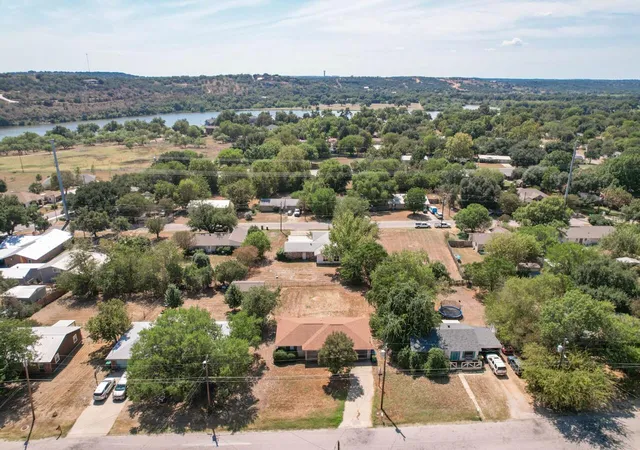 Photo 2 of Single family home for sale at 1108 Cedar Dr, Marble Falls, TX 78654 | MLS# 6354402 | Listing updated on 2026-10-27
