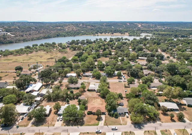 Photo 3 of Single family home for sale at 1108 Cedar Dr, Marble Falls, TX 78654 | MLS# 6354402 | Listing updated on 2026-10-27