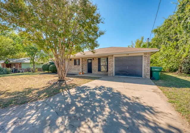 Photo 1 of Single family home for sale at 1108 Cedar Dr, Marble Falls, TX 78654 | MLS# 6354402 | Listing updated on 2026-10-27