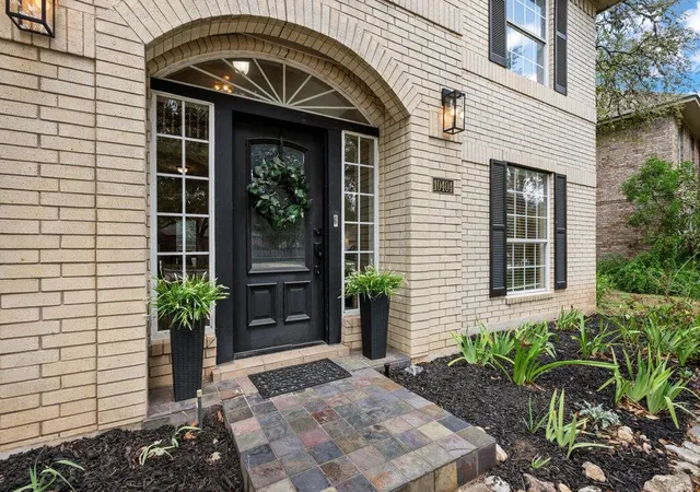 Photo 2 of Sale Pending at 10404 Wolftrap Dr, Austin, TX 78749 | MLS# 4697651 | Listing updated on 2026-10-28