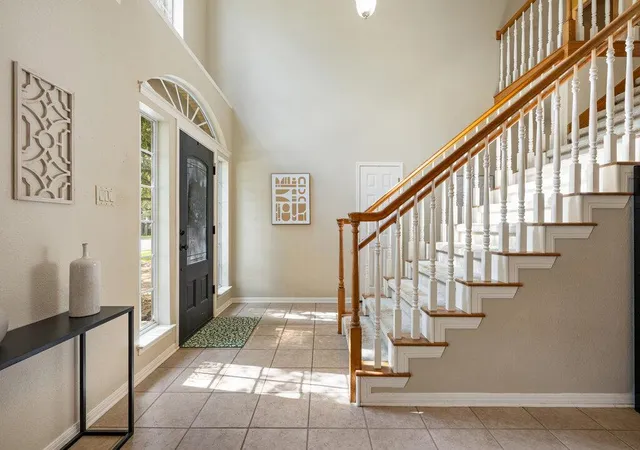 Photo 3 of Sale Pending at 10404 Wolftrap Dr, Austin, TX 78749 | MLS# 4697651 | Listing updated on 2026-10-28