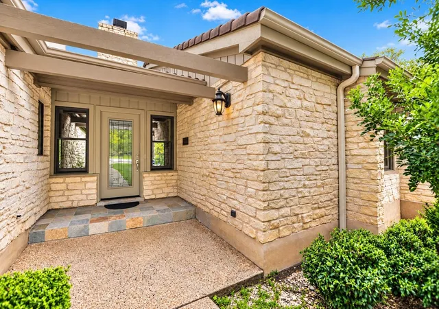 Photo 1 of Single family home for sale at 104 Indian Bnd Dr, Lakeway, TX 78734 | MLS# 1875171 | Listing updated on 2026-10-29