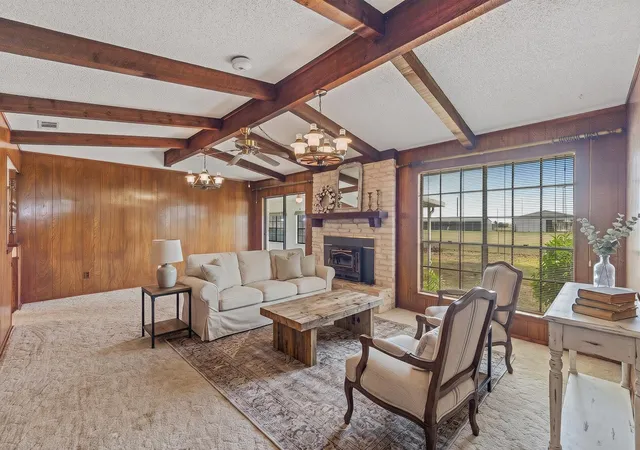 Photo 4 of Single family home for sale at 15 Brenda Ln, Round Rock, TX 78665 | MLS# 2130068 | Listing updated on 2026-10-21