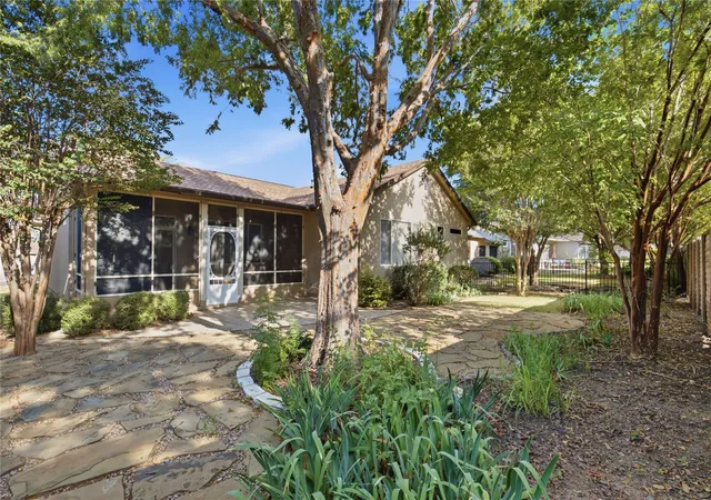 Photo 3 of Single family home for sale at 103 Dewberry Dr, Georgetown, TX 78633 | MLS# 2463693 | Listing updated on 2026-10-23