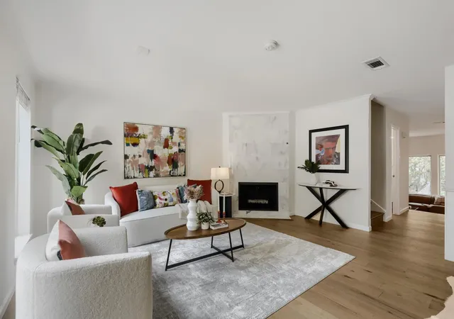 Photo 4 of Townhouse for sale at 6512 E Hill Dr, Austin, TX 78731 | MLS# 9224117 | Listing updated on 2026-10-26