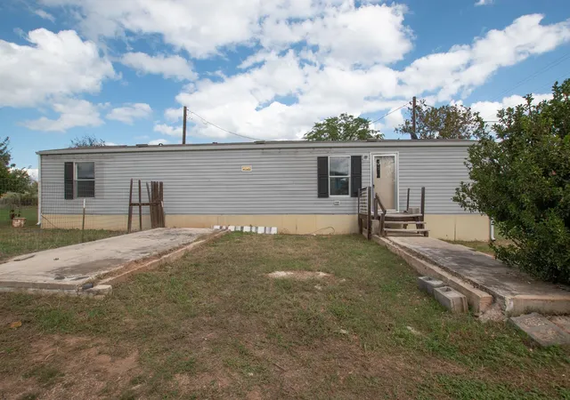 Photo 2 of Single family home for sale at 317 Pebble Dr, Buchanan Dam, TX 78609 | MLS# 4822929 | Listing updated on 2026-10-17
